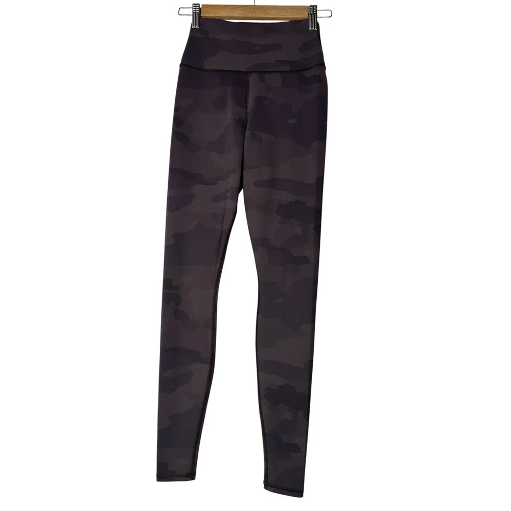 Alo Yoga High‎ Waist Camp Vapor Leggings Women's XS Camouflage Athletic Gym